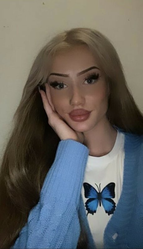 Trannyeva 完璧なスター 写真