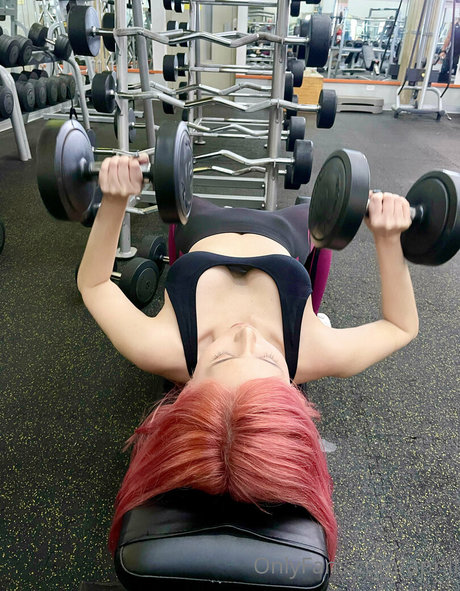 フェラチオ アジア人 OnlyFans 裸 画像