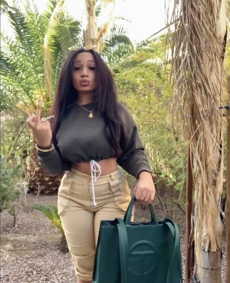 美女ヌードOnlyFans ポルノグラフィック 写真