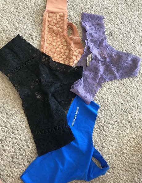 垂れ下がった熟女OnlyFans エロ 写真