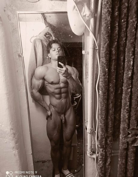 巨乳の黒人女性オンリーファンズ ポルノ 写真