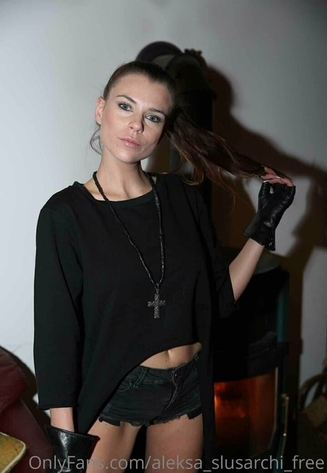 大学生のオンリーファンズ アートポルノ 写真