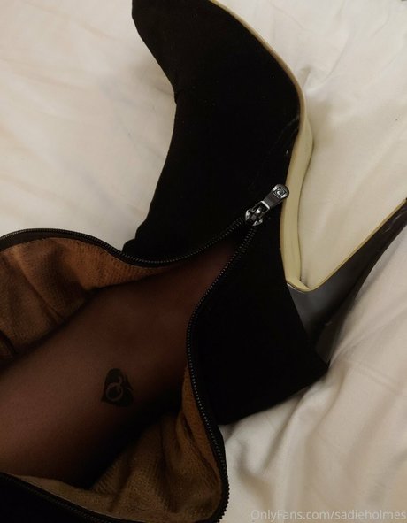 sadieholmesxxx かわいいスター 画像