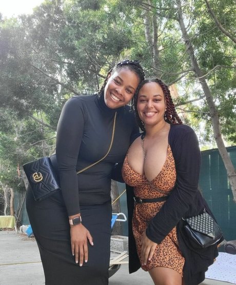 Sharlettewitch ホットなスター 写真