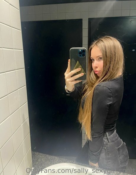 sally sexygir spott ヌードのポルノスター 画像