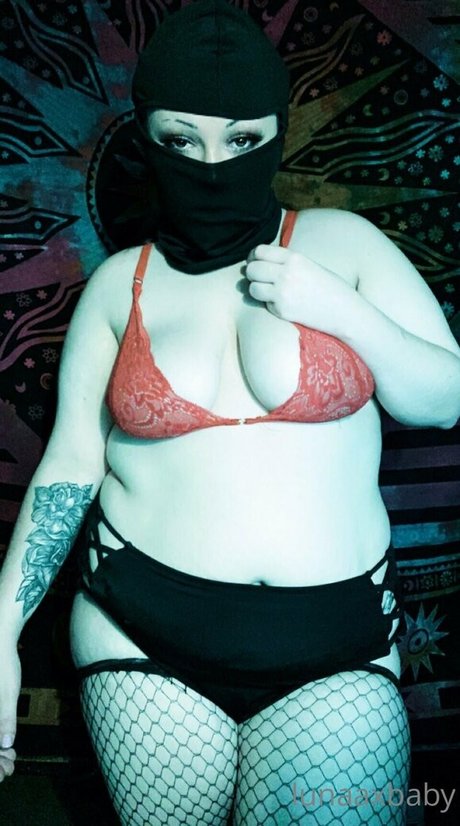 lunaaxbaby ポルノスター 写真