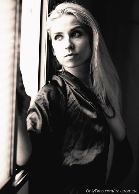 irakerometal ポルノスター ヌード 画像