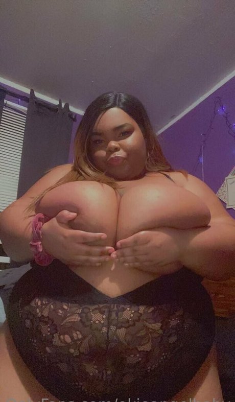 曲線美のオンリーファンズ トップ ギャラリー