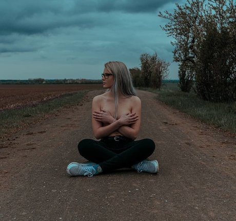 sari safari32 ポルノスター xxx 写真