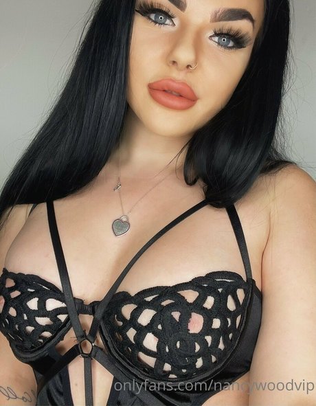 太めのブロンドオンリーファンズ ポルノ 写真