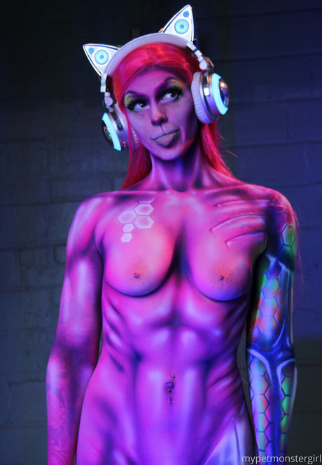 mypetmonstergirl アダルトモデル 写真