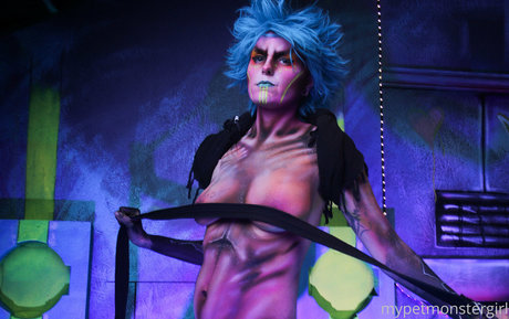 mypetmonstergirl セクシーなスター 写真