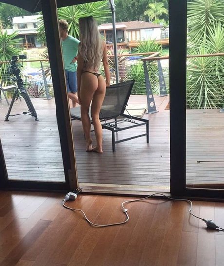 Jordan Cave アートモデル 画像