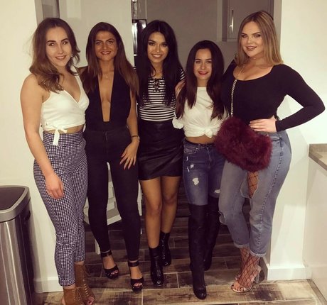 年配の熟女オンリーファンズ えろた アーカイブ