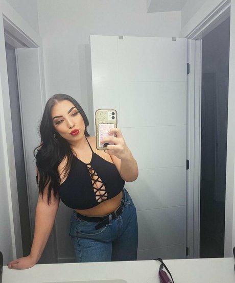 大きな乳首オンリーファンズ エロ 写真