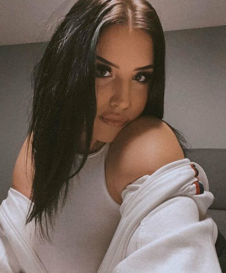 アジアンツインズOnlyFans ヌード 写真