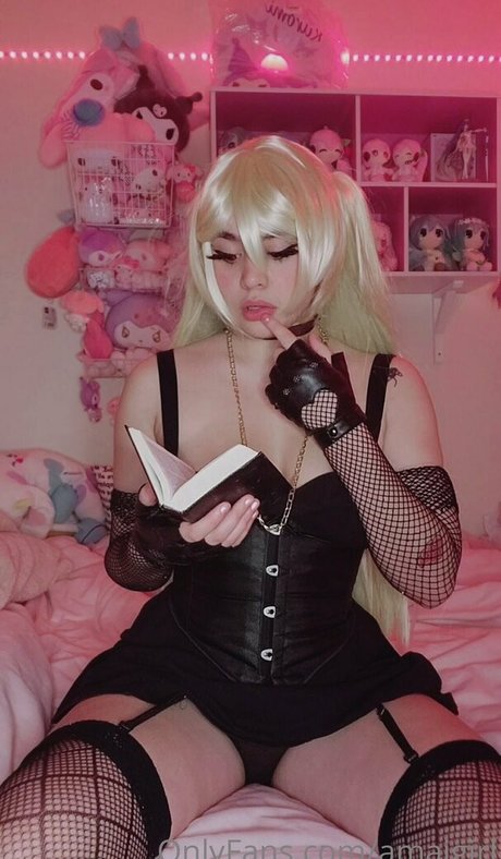 大きなお尻と巨乳のオンリーファンズ ホット裸 写真