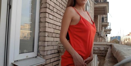 痩せたティーンのオンリーファンズ 美しいヌード 写真