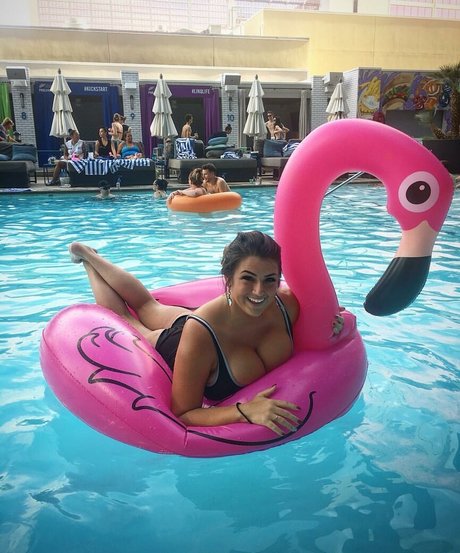 Chelsea Hammill 無料モデル 画像