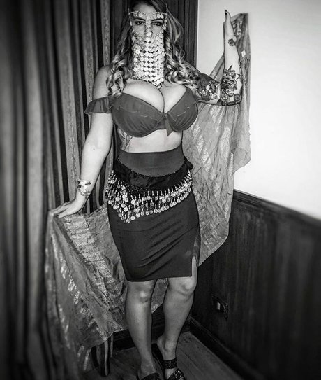 アジア人 BBC オンリーファンズ ポルノ 写真