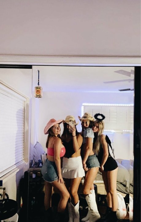 Emma R B ポルノスター ヌード 写真