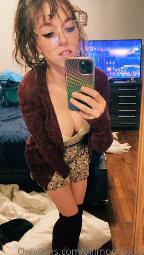 allimoonaxxx HDスター 写真