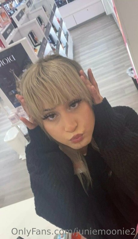 juniemoonie2 アダルトスター 写真
