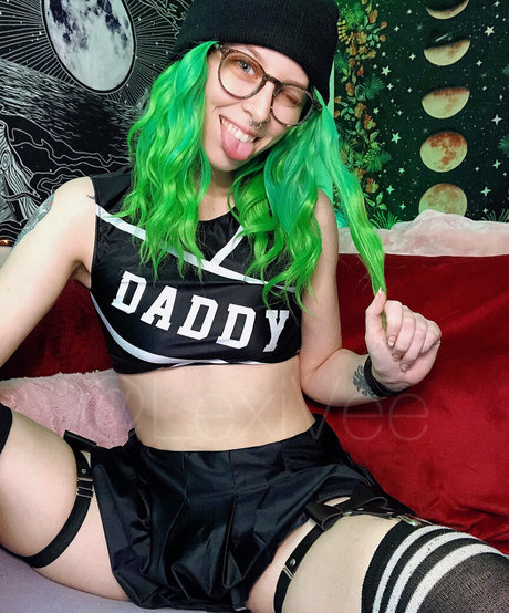 ワークアウト オンリーファンズ ポルノグラフィック 写真