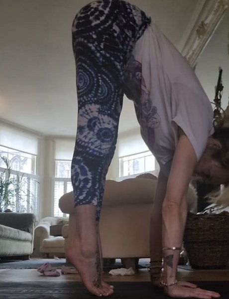 Fearne Cotton 裸モデル ギャラリー