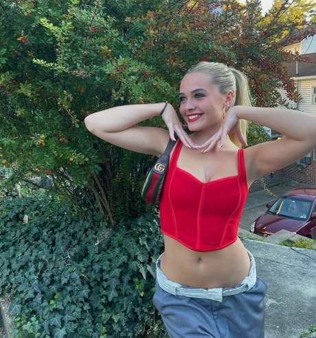 Hannah McNelly ポルノスター 画像