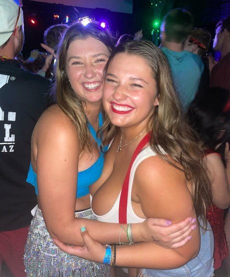 ラテン系ティーンオンリーファンズ 無料ポルノ 画像