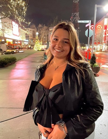 フェイシャルオンリーファンズ ポルノ 写真