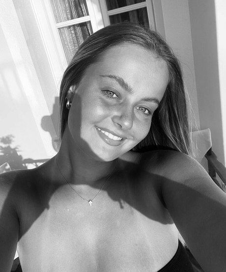 Leah Booth ホットスター 写真