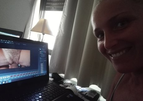 興奮した看護師OnlyFans 美しい 写真