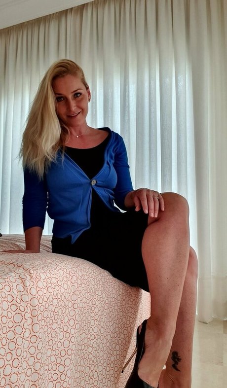 ジンジャートゥインクオンリーファンズ ホット 写真