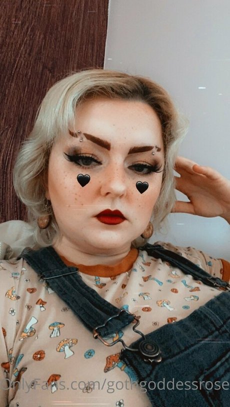 gothgoddessrose ポルノスター セクシー 写真