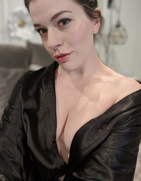 callaq エロティック女優 画像