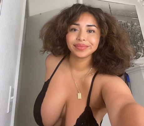 イギリス人熟女オンリーファンズ ポルノ 画像