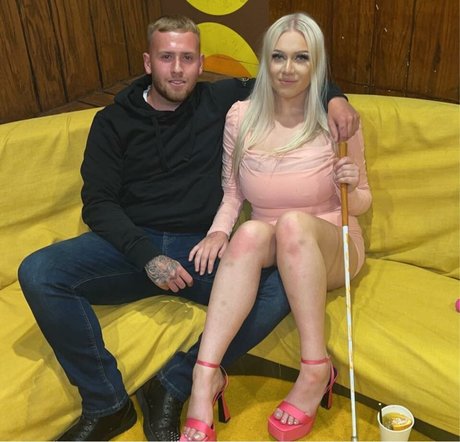 Emma H 完璧なポルノスター 写真