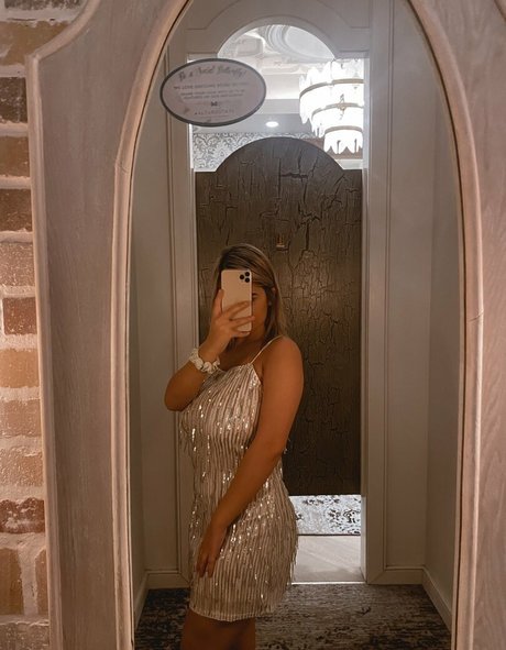 大きな乳首オンリーファンズ 無料セクシー 写真