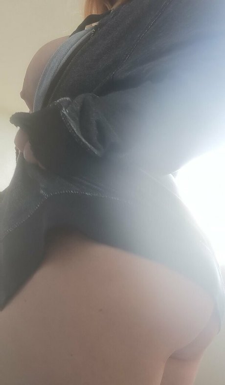 Lushberry ヌードのポルノスター 画像