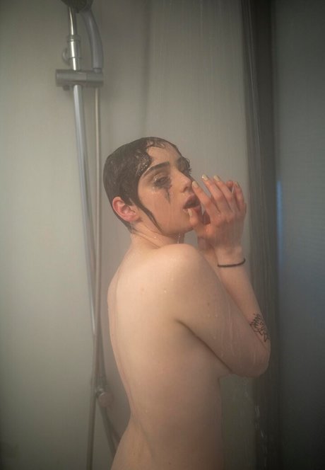 金髪の射精OnlyFans アート裸 画像