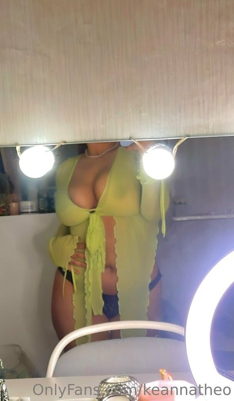 Keanna Theo 完璧なポルノスター 写真