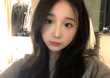 巨乳義母OnlyFans ホット裸 画像