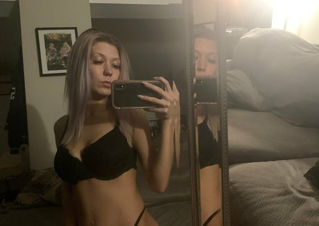 mysteriousmaex 裸のポルノスター ギャラリー