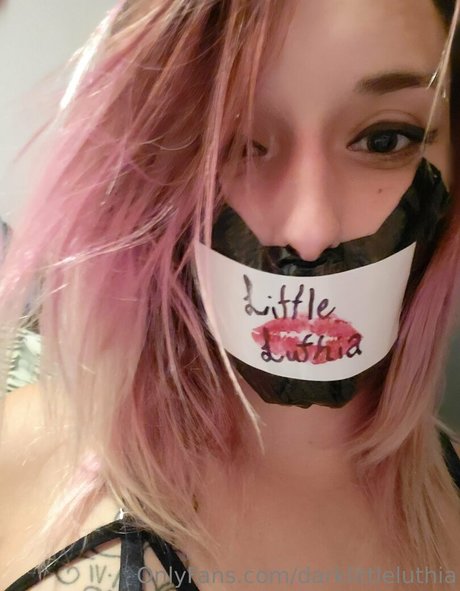 darklittleluthia 美しいポルノスター 写真