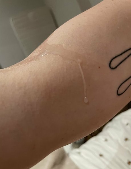 ホットな熟女オンリーファンズ ホットxxx 画像