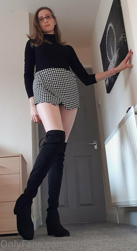 かわいいシーメールオンリーファンズ ヌード 画像