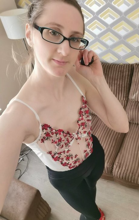 ベイビー ブルネット OnlyFans 無料エロ 写真