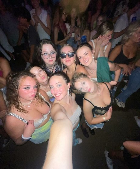 Hannah B 独占ポルノスター 写真